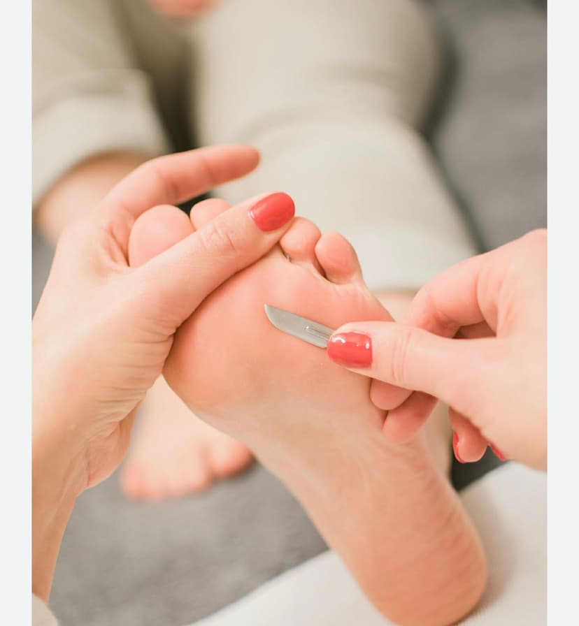 Pedicure behandeling met vijl